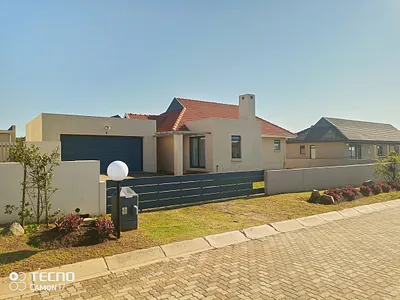 3 Bedroom House For Sale in East London - Ah3T.webp