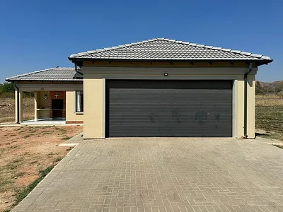 3 Bedroom House For Sale in Akasia - img