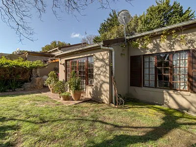 3 Bedroom Townhouse For Sale in Somerset West - MClx.webp