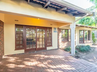 3 Bedroom Townhouse For Sale in Pinetown - ClmI.webp