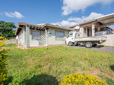 3 Bedroom Townhouse For Sale in Kloof - KYut.webp