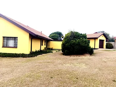 3 Bedroom House For Sale in Witbank - tnXw.webp