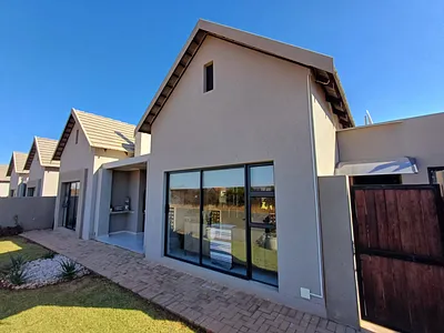 2 Bedroom Townhouse For Sale in Hartbeespoort - Nqif.webp