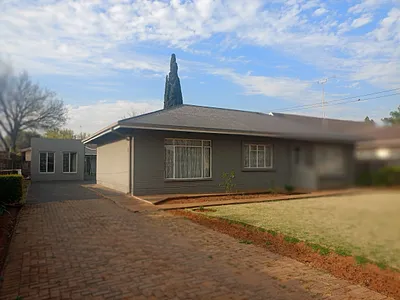 3 Bedroom House For Sale in Vereeniging - ACEB.webp