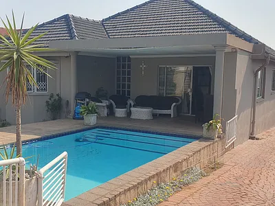 4 Bedroom House For Sale in Durban - img