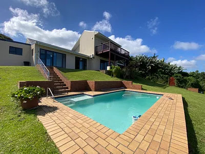 4 Bedroom House For Sale in Cintsa - xgoN.webp