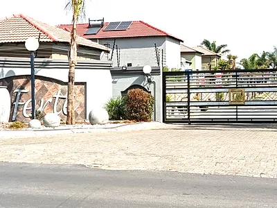 4 Bedroom Apartment For Sale in Brakpan - WZ4W.webp