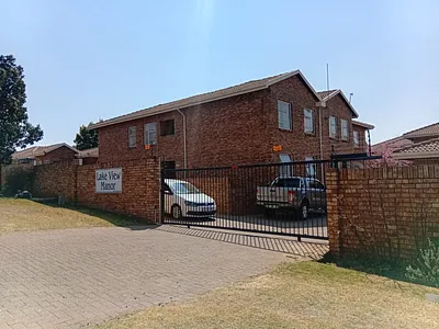 3 Bedroom Apartment For Sale in Middelburg - fnpB.webp