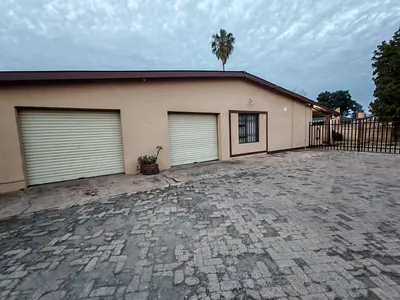 3 Bedroom House For Sale in Vanderbijlpark - bvgE.webp