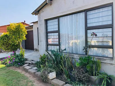 2 Bedroom House For Sale in Uitenhage - xiER.webp