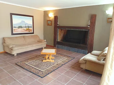 5 Bedroom House For Sale in Meyerton - 94Iy.webp