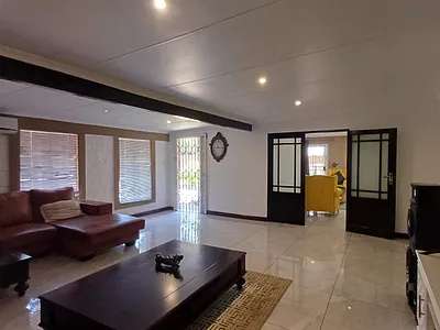4 Bedroom House For Sale in Akasia - 9grI.webp