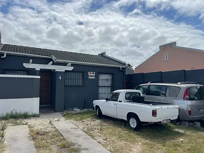 2 Bedroom House For Sale in Milnerton - LxB5.webp
