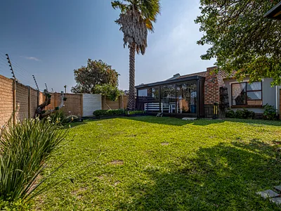 2 Bedroom Townhouse For Sale in Port Elizabeth - img