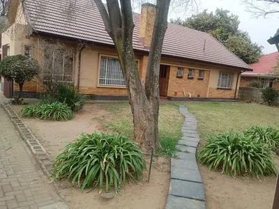 3 Bedroom House For Sale in Springs - UV77.webp