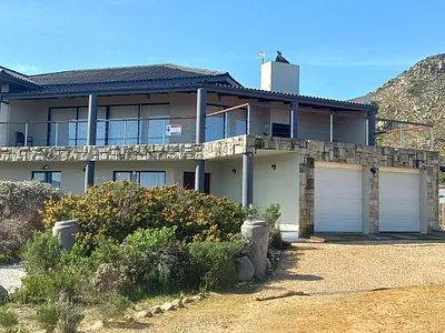 4 Bedroom House For Sale in Pringle Bay - k4DS.webp