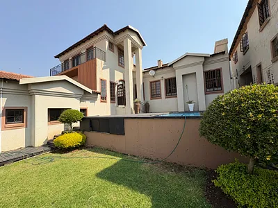 4 Bedroom House For Sale in Rustenburg - hVf7.webp