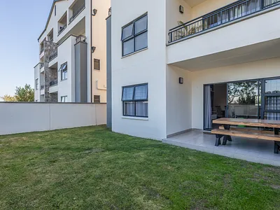 3 Bedroom Apartment For Sale in Blouberg - plZp.webp