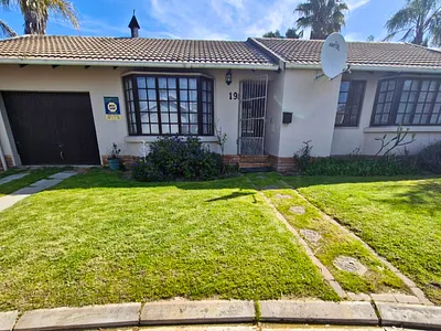 2 Bedroom House To Rent in Brackenfell - xPEF.webp