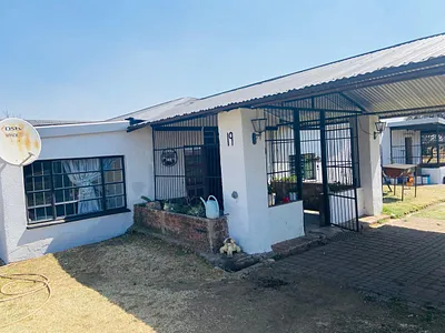 4 Bedroom House For Sale in Eendrag - uWEf.webp