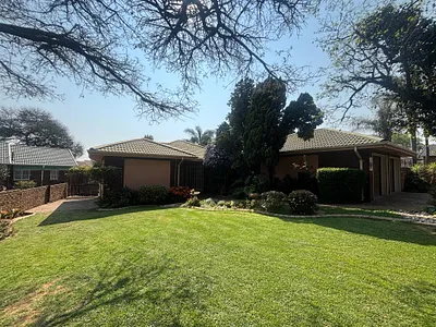 3 Bedroom House For Sale in Witbank - hOP7.webp