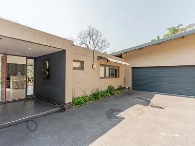 4 Bedroom House For Sale in Pinetown - 0IUt.webp