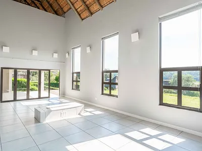 4 Bedroom House For Sale in Kloof - GBiC.webp