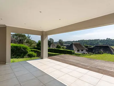 4 Bedroom Townhouse To Rent in Kloof - img