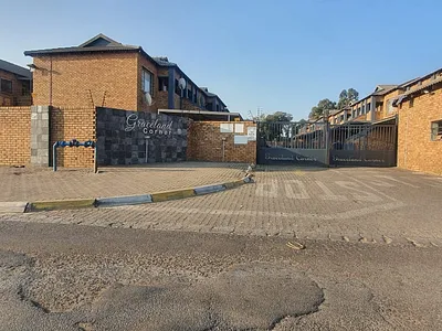 2 Bedroom Townhouse For Sale in Germiston - aRHa.webp