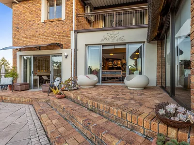 6 Bedroom House For Sale in Durbanville - 19aS.webp