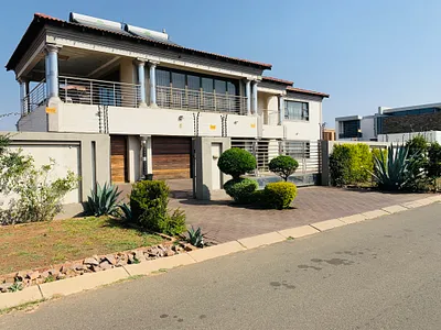 8 Bedroom House For Sale in Middelburg - H2lK.webp