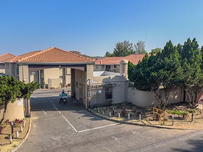 2 Bedroom Apartment For Sale in Midrand - AvSa.webp