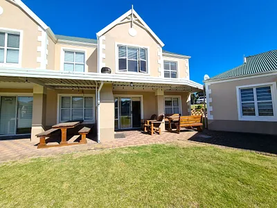 3 Bedroom Townhouse For Sale in Jeffreys Bay - img