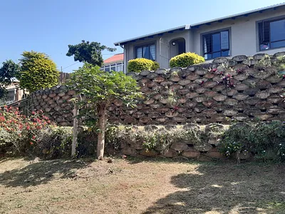 3 Bedroom House For Sale in Amanzimtoti - 8pKT.webp