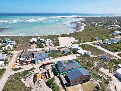 6 Bedroom House For Sale in Suiderstrand - Ojrh.webp