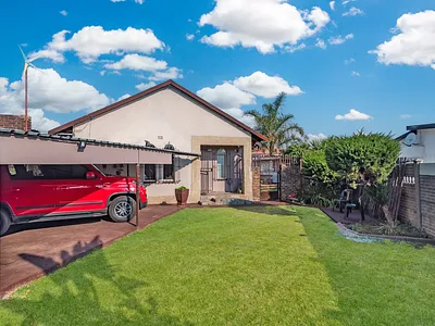3 Bedroom House For Sale in Krugersdorp - TgtG.webp