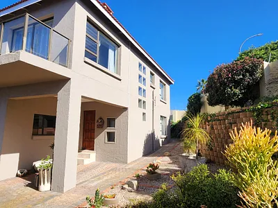 3 Bedroom House For Sale in Mossel Bay - ZYAg.webp
