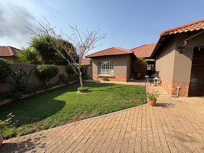 3 Bedroom House For Sale in Rustenburg - TFSn.webp