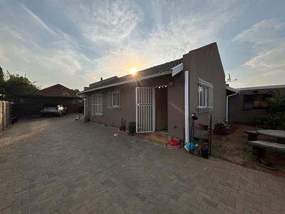 3 Bedroom House For Sale in Boksburg - 7Agq.webp