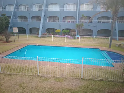 2 Bedroom Apartment For Sale in Roodepoort - wxtF.webp