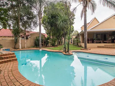 4 Bedroom House For Sale in Edenvale - kl2Z.webp