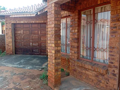 3 Bedroom House For Sale in Rustenburg - Hl8x.webp