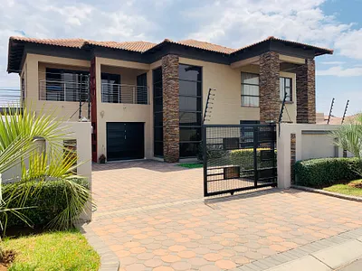 5 Bedroom House For Sale in Middelburg - kk1u.webp