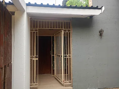 3 Bedroom House For Sale in Vanderbijlpark - y0vW.webp