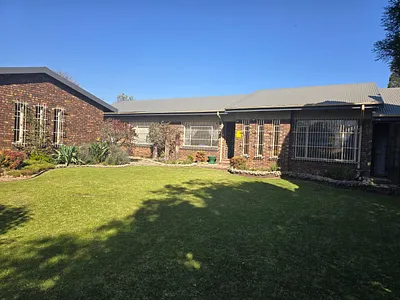 5 Bedroom House For Sale in Bethal - 4pZr.webp