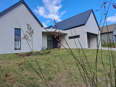 4 Bedroom House For Sale in Plettenberg Bay - img
