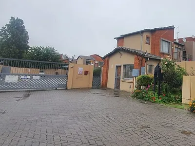 2 Bedroom Townhouse For Sale in Boksburg - U48e.webp