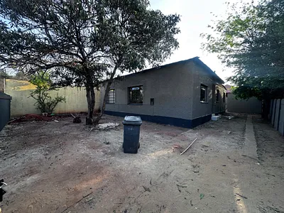 3 Bedroom House For Sale in Springs - 99S9.webp