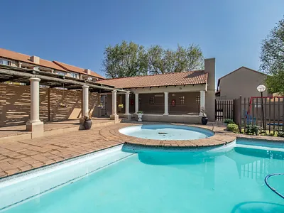 2 Bedroom Apartment For Sale in Randburg - sYZI.webp