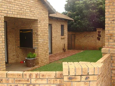 2 Bedroom House For Sale in Koster - RCV5.webp